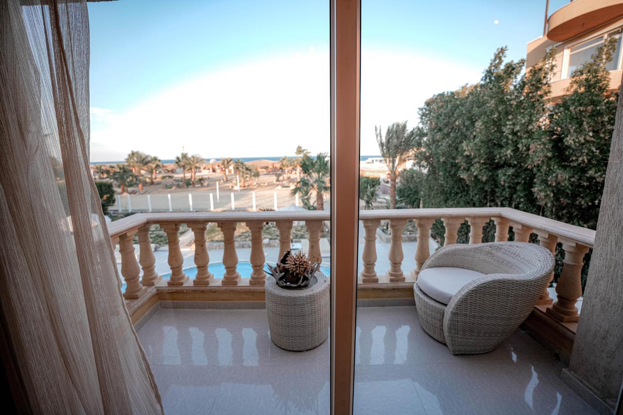 Caves Beach Resort Adults Only Hurghada Exterior photo
